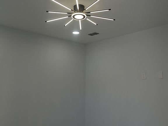 2nd image of 2707 Larkspur Ave #1