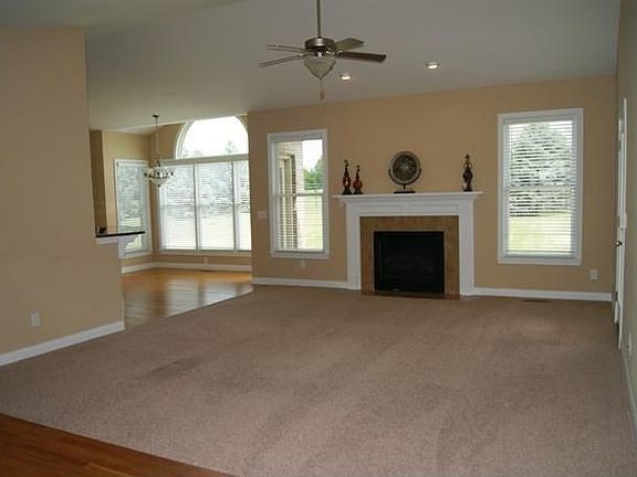 3rd image of 5848 Golden Bell Way