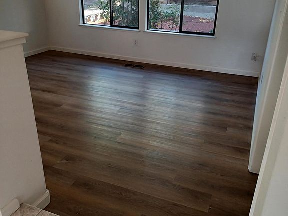 5th image of 16590 Trail Dr