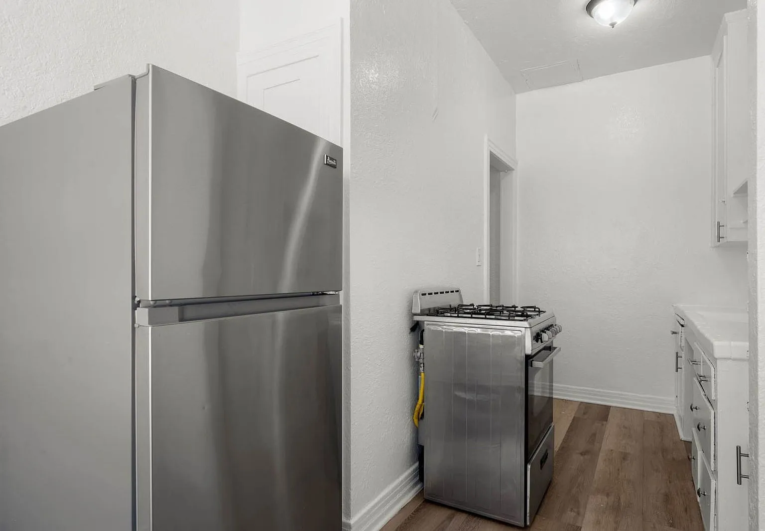 1 bed, 1.0 bath, 400 sqft, $1,430 — Photo 4