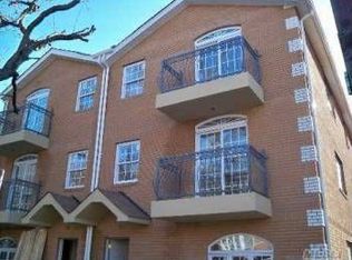 9040 83rd Ave, Glendale, NY 11385