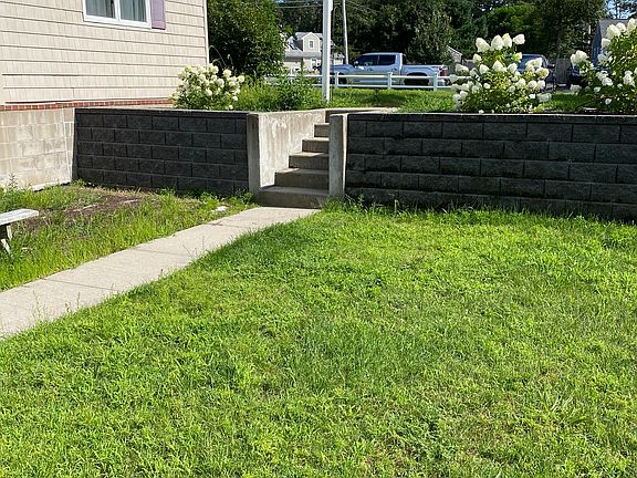 3rd image of 1115 Shootflying Hill Rd APT B