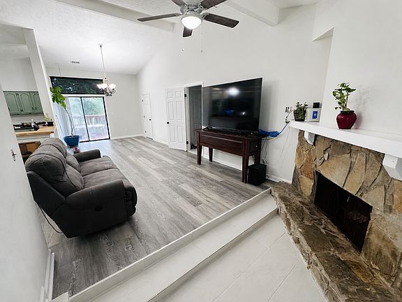 3rd image of 2418 Samia Dr