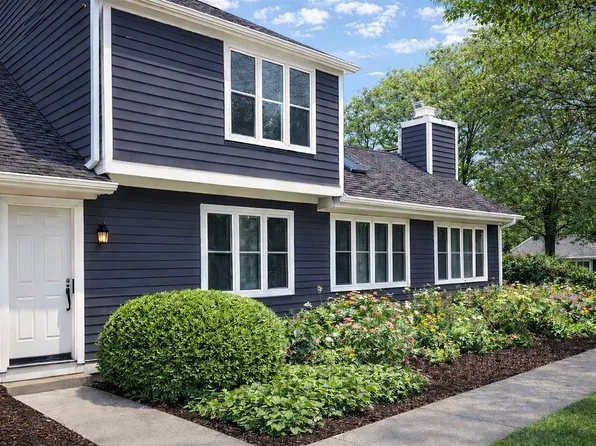 3 Village Dr, Basking Ridge, NJ 07920