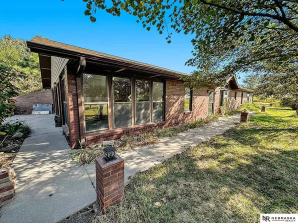 982 N 10th Rd, Palmyra, NE 68418