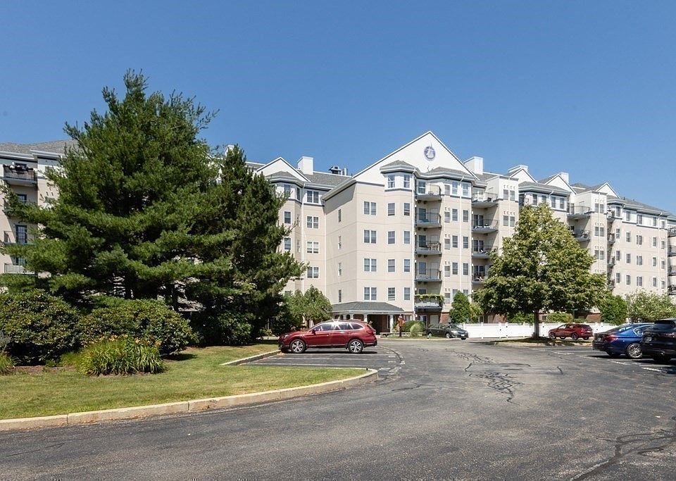 1st image of 10 Seaport Dr APT 2602