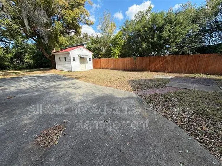 912 Pine St — Photo 14