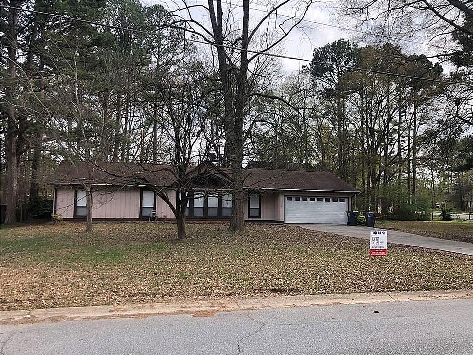1st image of 2092 S Oak Dr