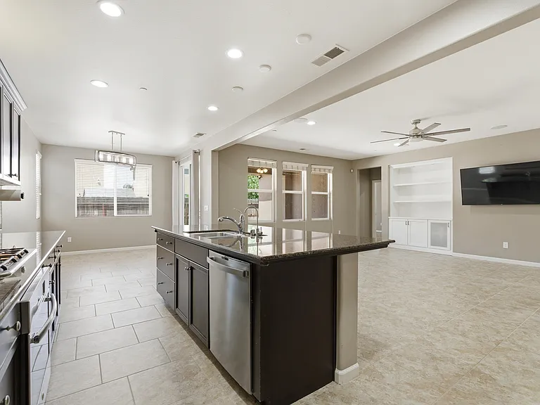 3569 Flint Ave — Photo 49