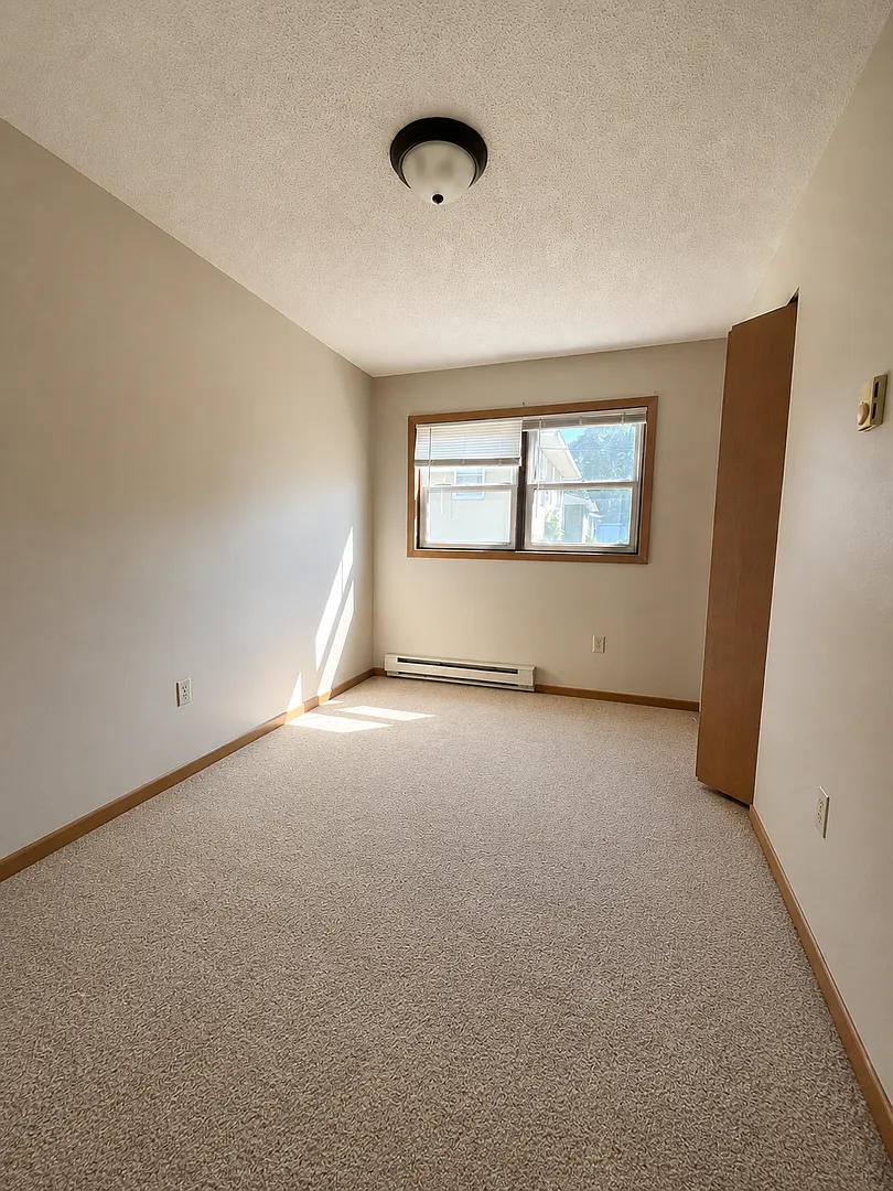 Schott-1103 Campbell Drive — Photo 3