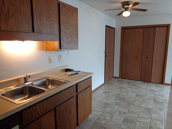 3rd image of 1516 Dakota Dr N APT 104