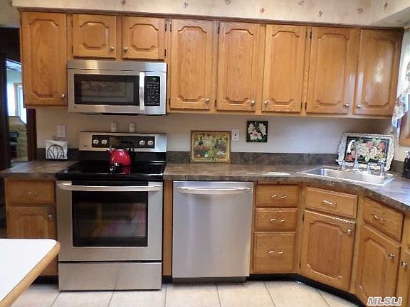 2nd image of 2774 Wilson Ave