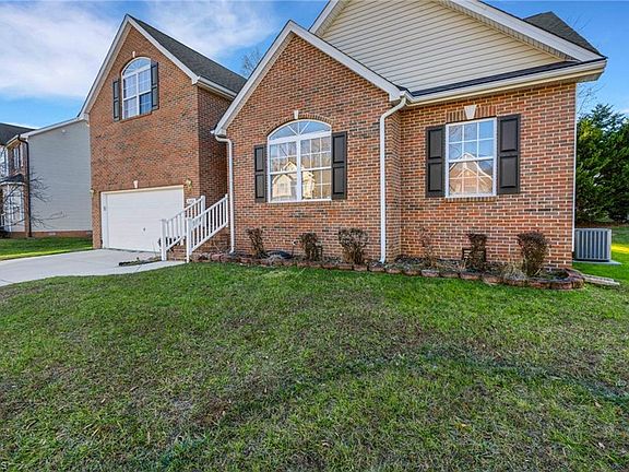 2nd image of 3202 Cherrydale Dr
