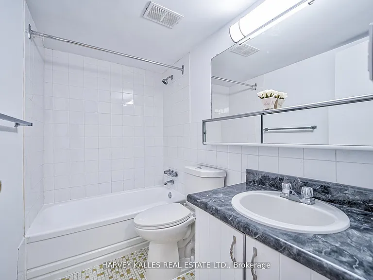 2000 Sheppard Ave W #1208 — Photo 21
