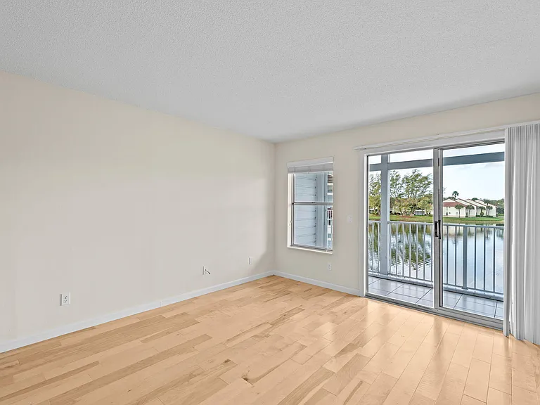 286 Cypress Point Dr — Photo 10