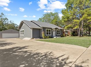 202 Sunset Dr, Cleburne, TX 76033