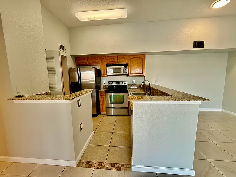 271 SW Palm Dr #304 — Photo 6