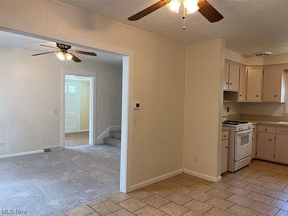 4th image of 1353 Orchard Heights Dr