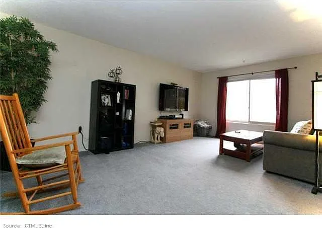1 Cherokee Ct — Photo 4