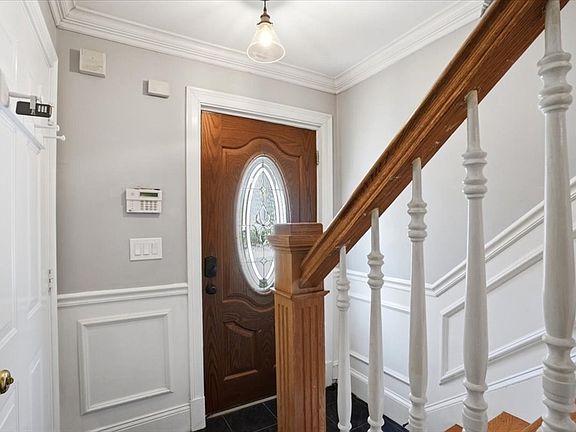 3rd image of 16 S Sydney St Unit 16