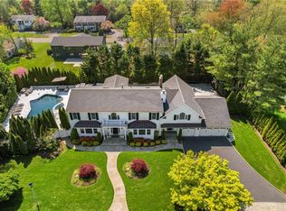 155 Country Ridge Rd, Scarsdale, NY 10583