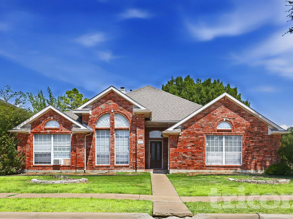 221 Miramar Dr