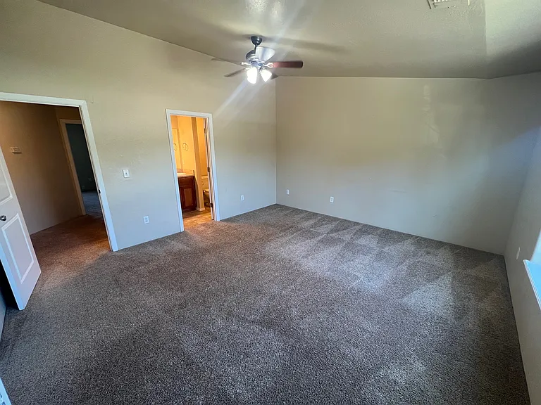 173 N Royal Ave — Photo 12
