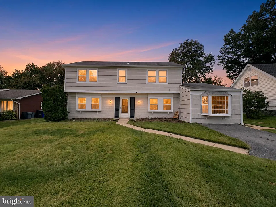 2712 Filbert Ln