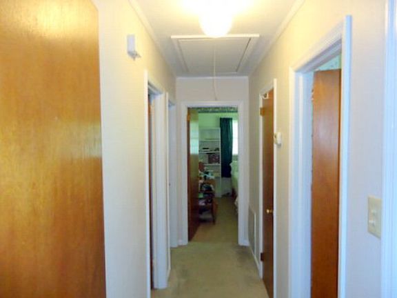 4th image of 634 Woodridge Dr