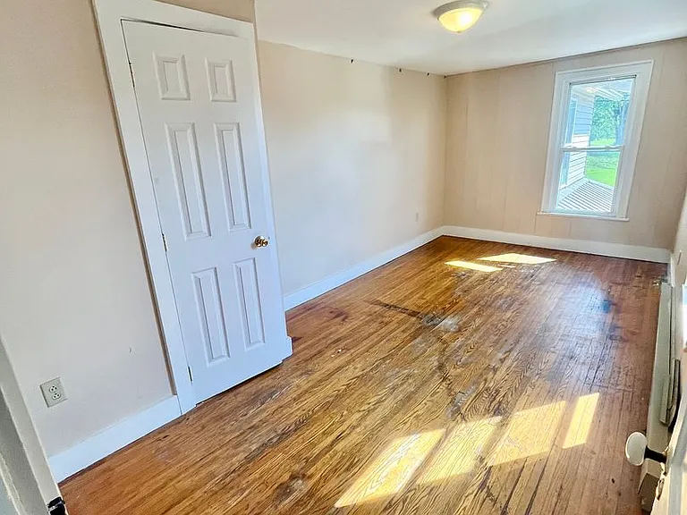 443 Walnut St — Photo 15