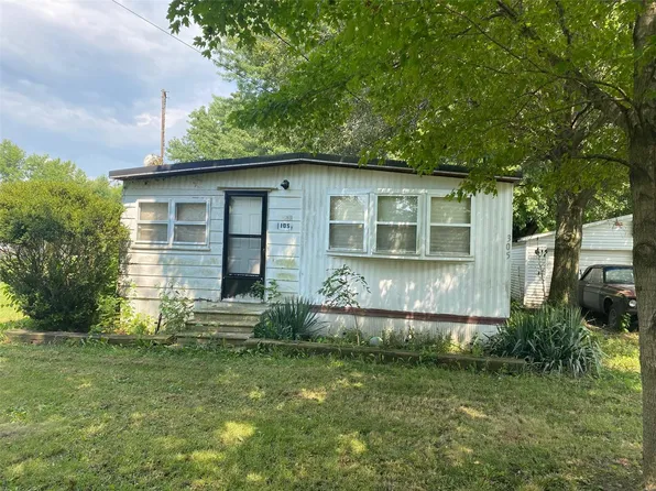 305 South St, Coffeen, IL 62017