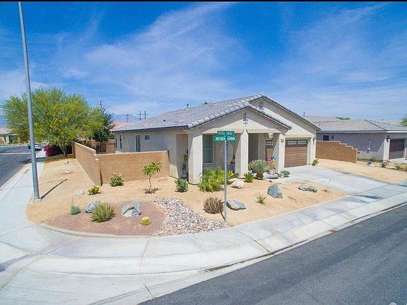 2nd image of 44485 Avenida Hanna