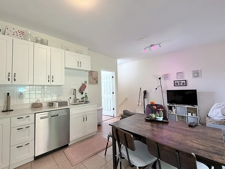 31 Ellingwood St #31 — Photo 14