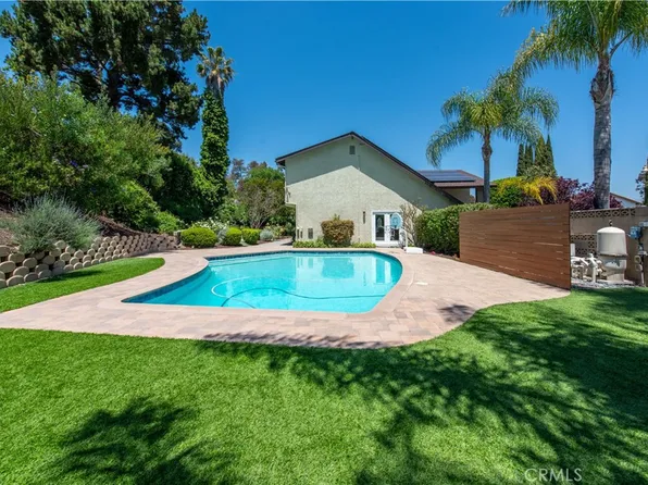 25061 El Cortijo Ln, Mission Viejo, CA 92691
