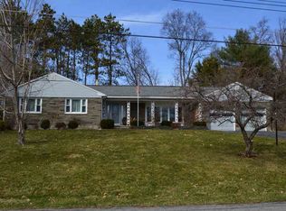 7 Doris Dr, Glenville, NY 12302