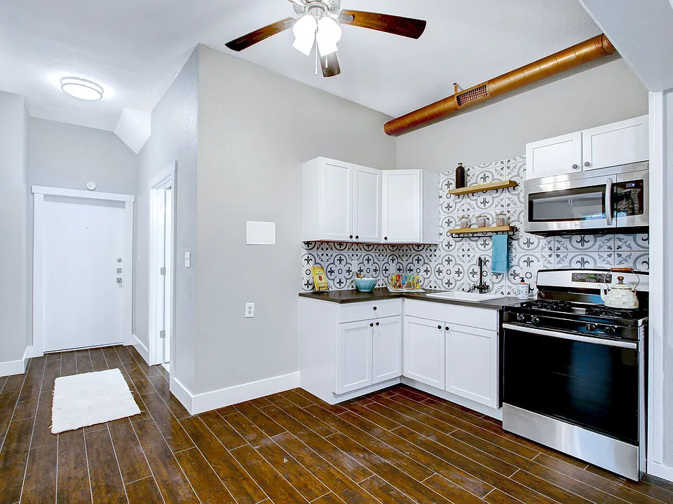 438 Pruitt Ave #1