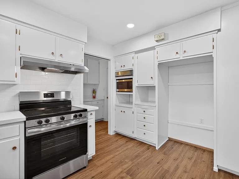 5940 Gloria Dr #0 — Photo 14