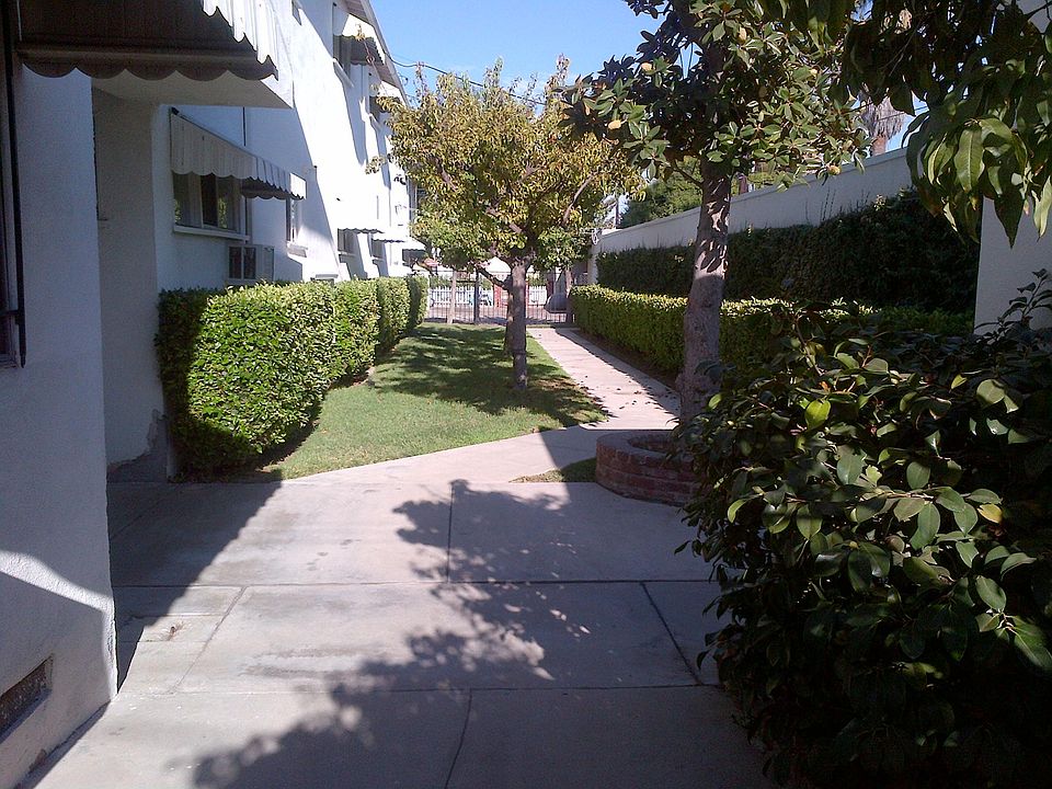 1st image of 12606 Oxnard St APT 1