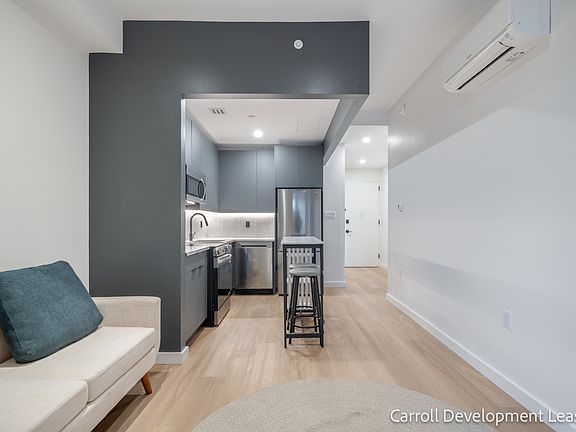 3rd image of 931 Carroll St #811