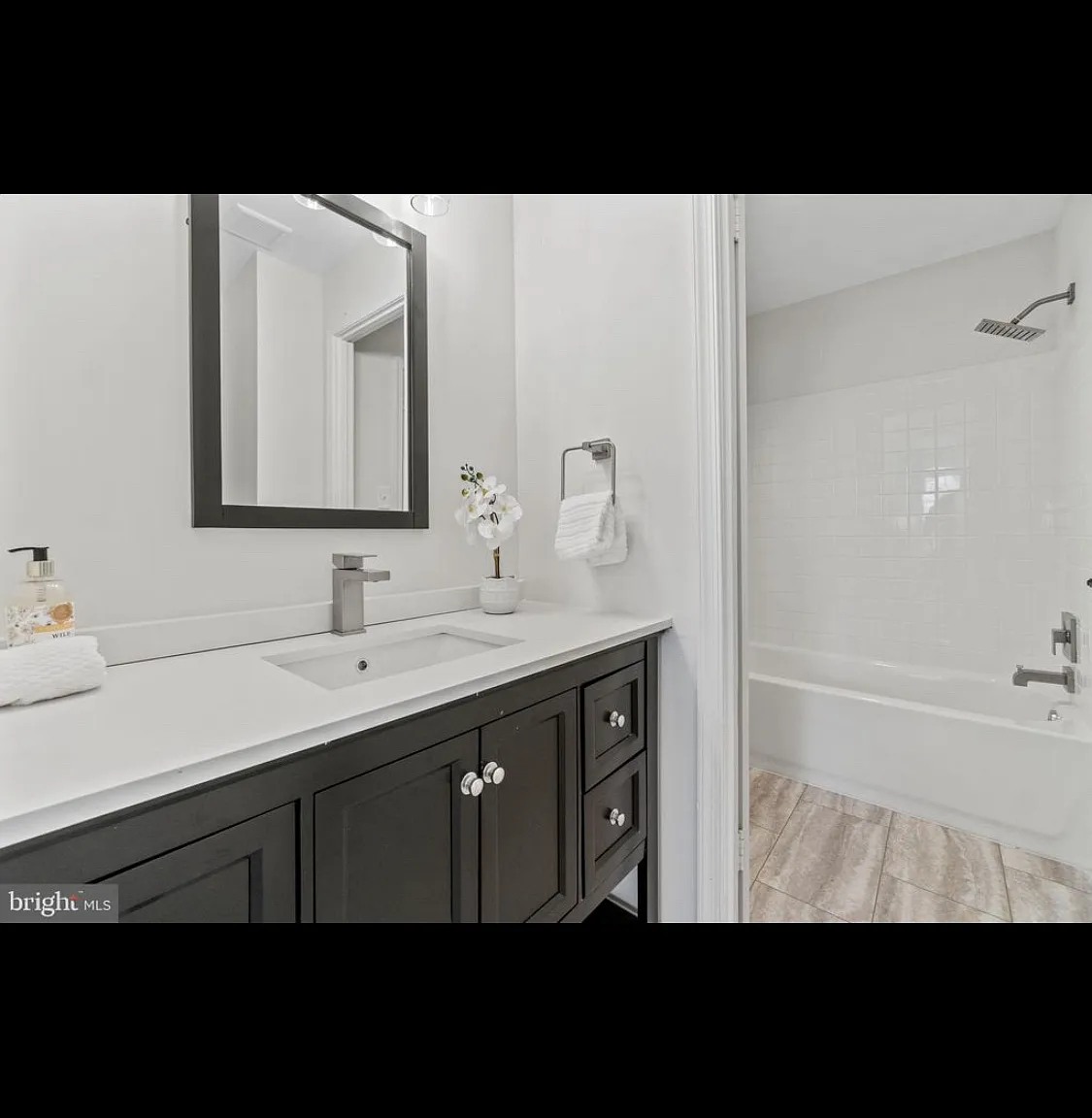 4 bed, 4.5 bath, 2400 sqft, $1,600 — Photo 4