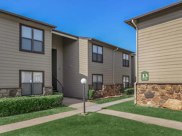 Grouse Run Apartments — Photo 8
