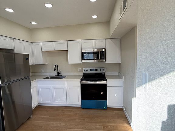 3rd image of 2819 E Le Marche Ave #203