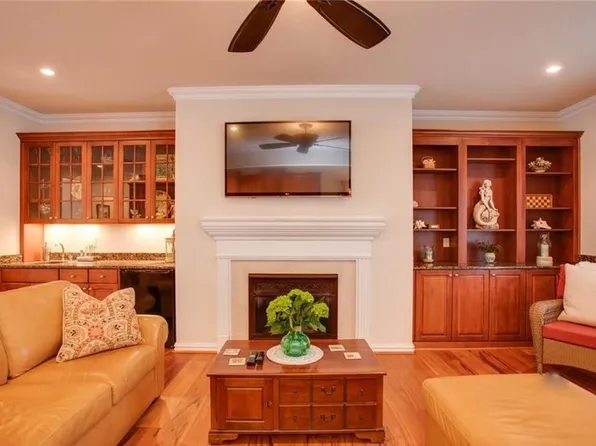 1032 Horton Pl, Virginia Beach, VA 23454