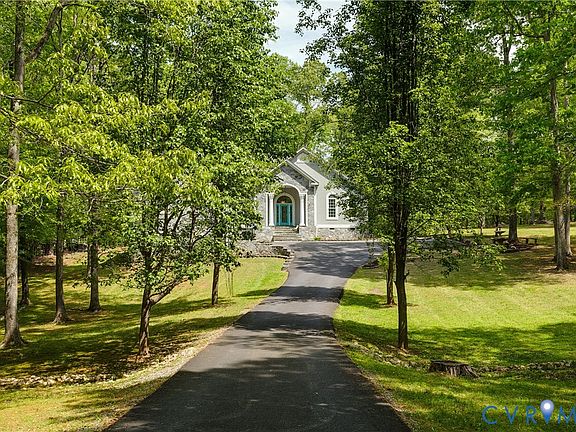 3rd image of 2022 Valley Springs Ct