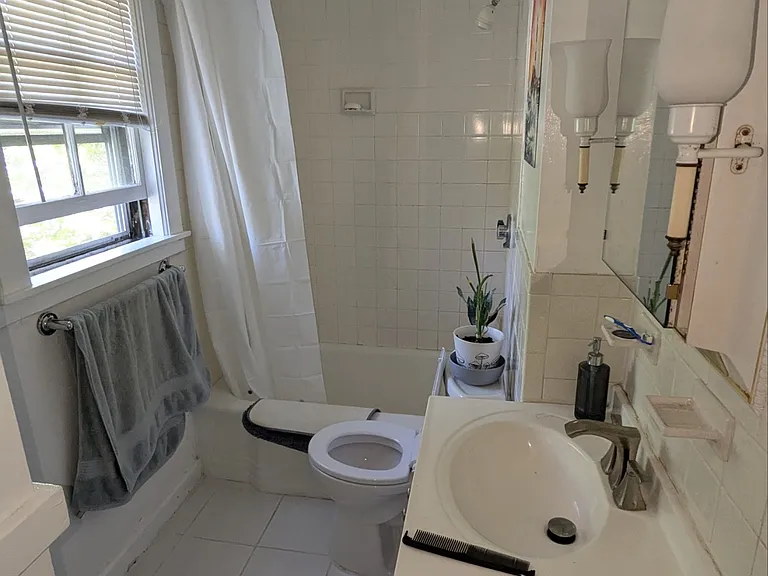 219 Washington St #6 — Photo 5
