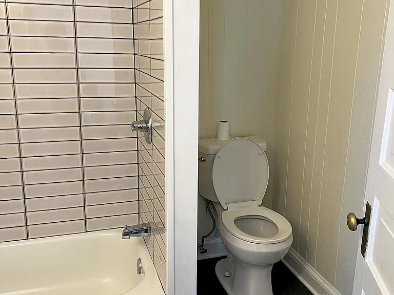 133 Paisley St #B — Photo 5
