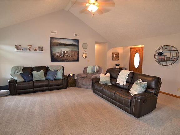 2nd image of 1566 Temple Dr