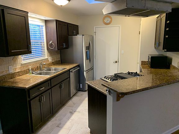 4th image of 1582 Meadowbrook Ct