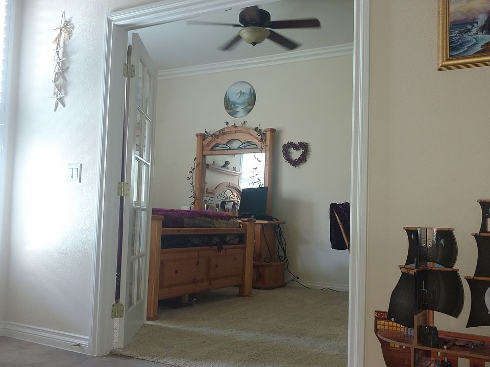 Office/ den/ guest room