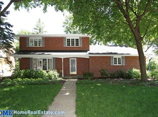 1142 Twin Ridge Rd, Lincoln, NE 68510